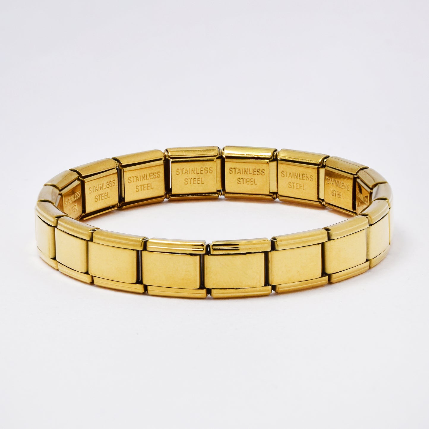 SSYB6369 - St Steel 18 link, 9mm wide bracelet