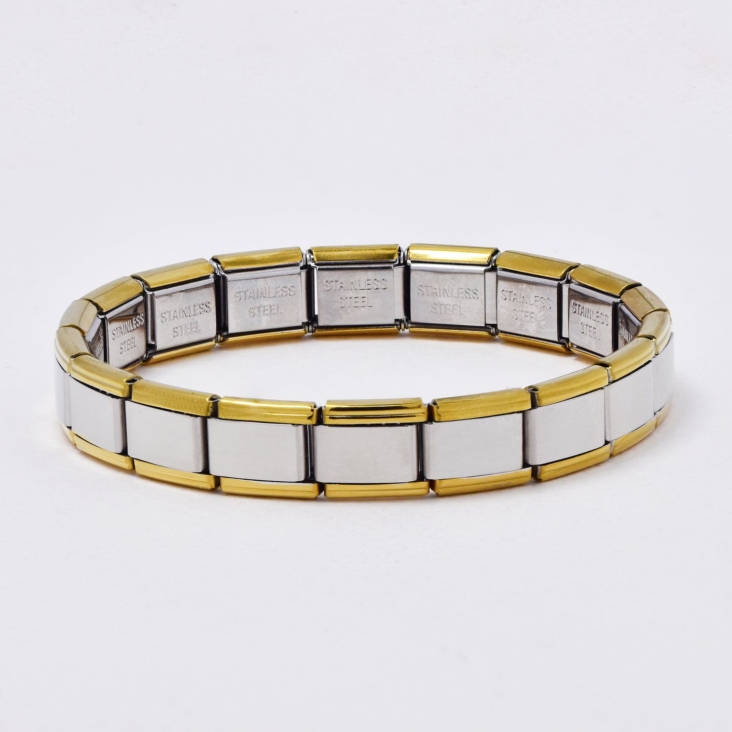 SSYB6369 - St Steel 18 link, 9mm wide bracelet