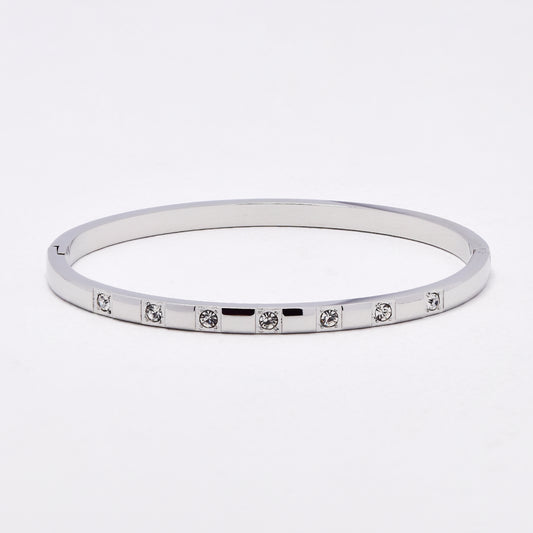 SSYB6612 - St Steel 65mm x 56mm x 4mm oval hinged CZ bangle