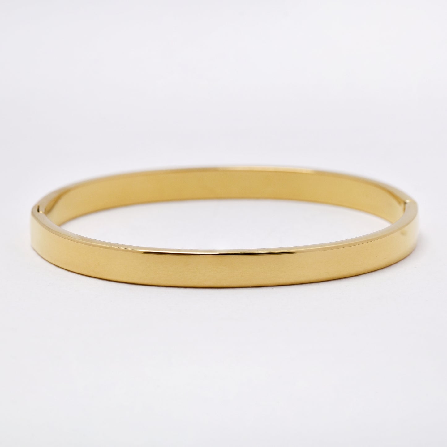 SSYB6756 - St Steel 65mm x 55mm x 6mm hinged bangle