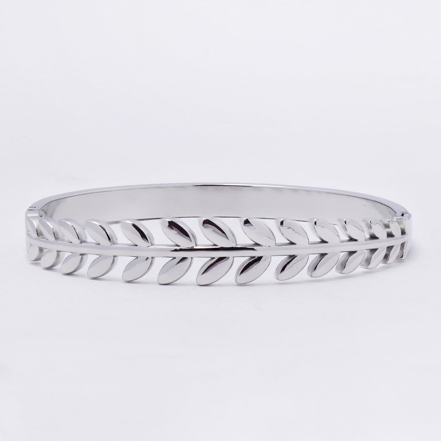 SSYB7255 - Steel 62mm x 48mm x 11mm leaf hinged bangle