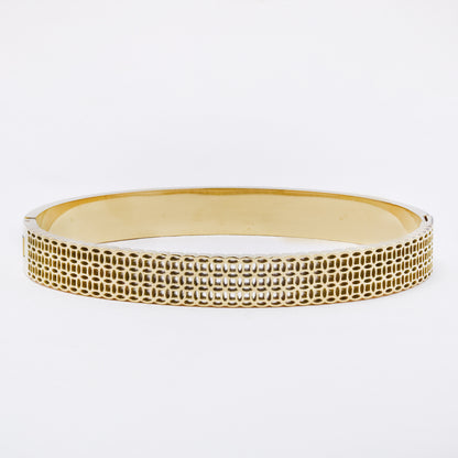 SSYB7259 - Steel 60mm x 50mm x 8mm lattice hinged bangle