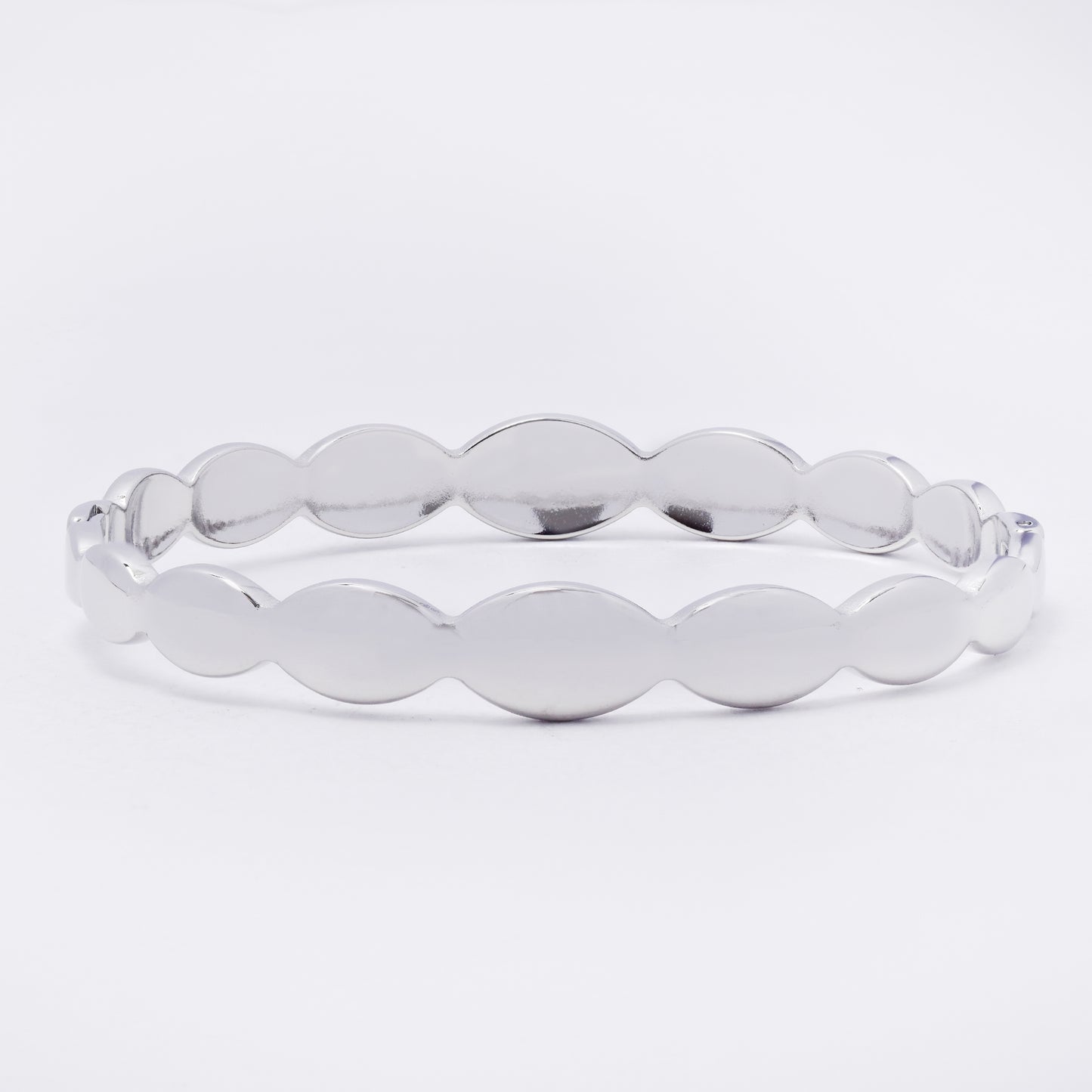 SSYB7419 - Steel 60mm x 52mm x 9mm oval shaped hinged bangle