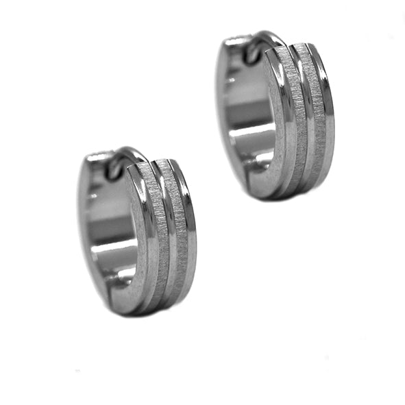 SSYE2150 - Stainless Steel striped textured huggie 4mm