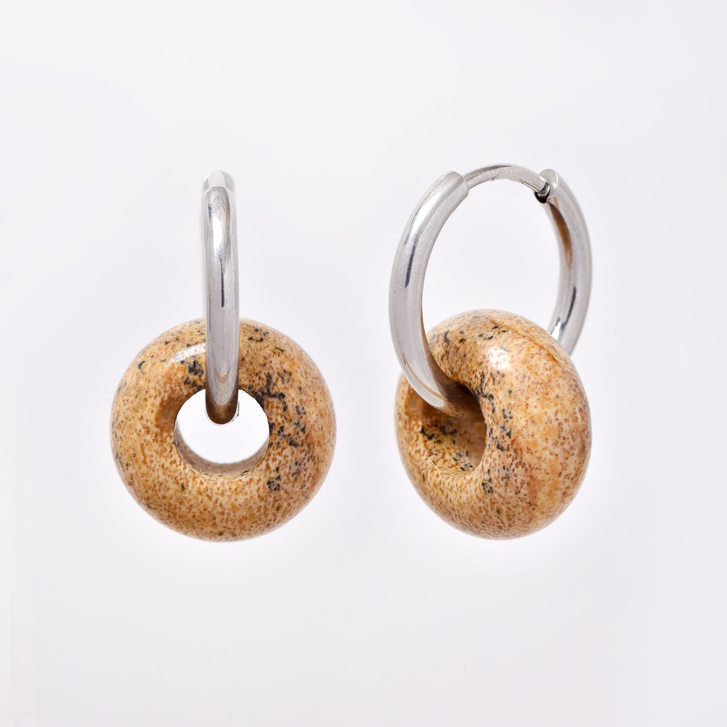 SSYE5895 - Steel 14mm natural stone donut hoop