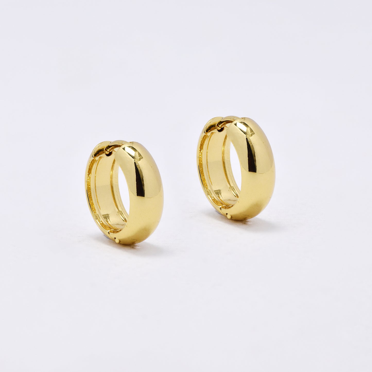 SSYE5968 - St Steel 15mm x 5.5mm hinged hoop earring