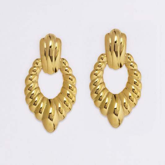 SSYE5987 - 41mm x 22mm statement shell creole earring