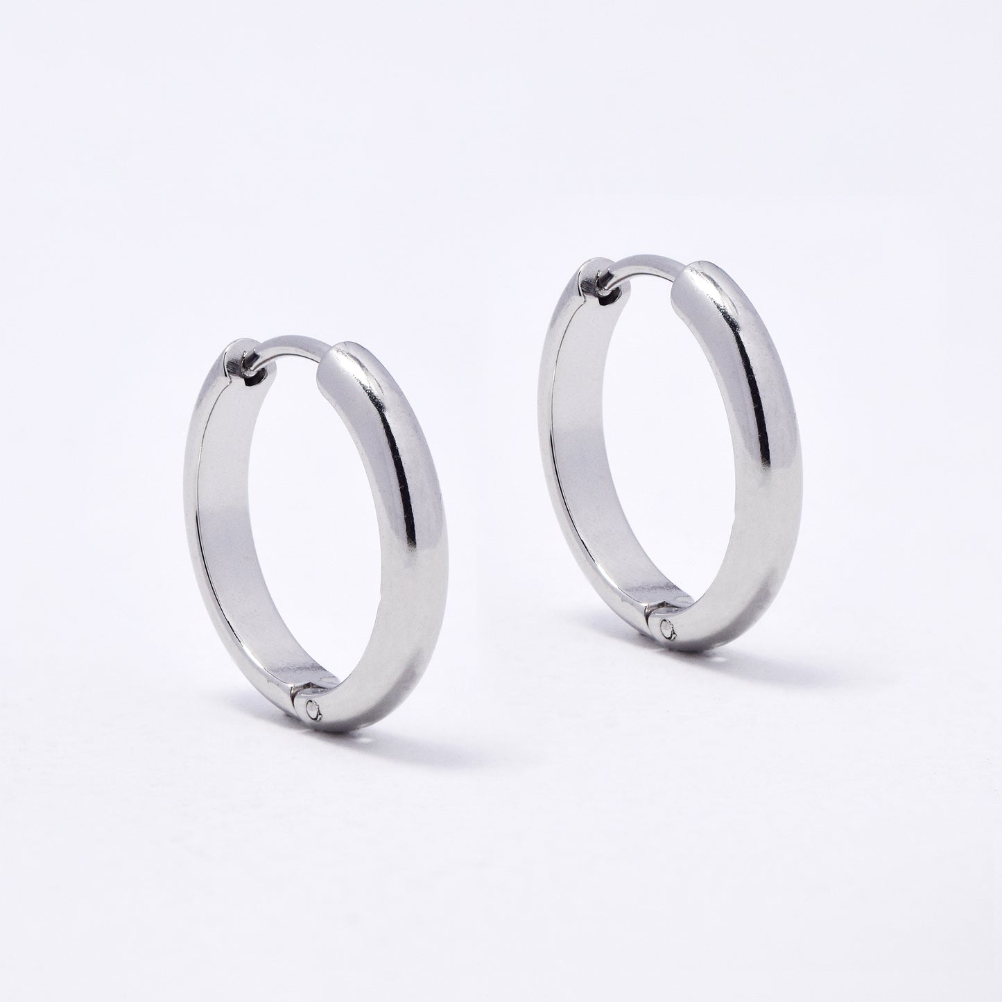 SSYE6373 - St Steel 3mm x 17mm domed hoop
