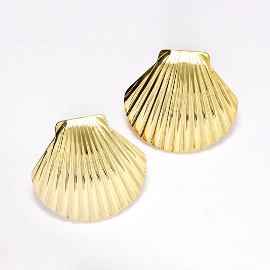 SSYE6383 - St Steel 29mm x 32.4mm scallop shell earring