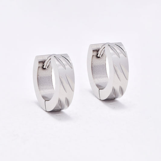 SSYE6638 - St Steel 13.5mm x 4mm huggies with cutout pattern