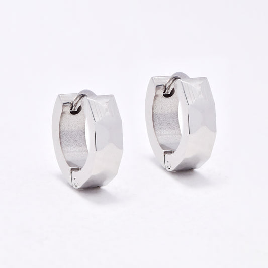 SSYE6639 - St Steel 13.5mm x 4mm huggies with hammered finish