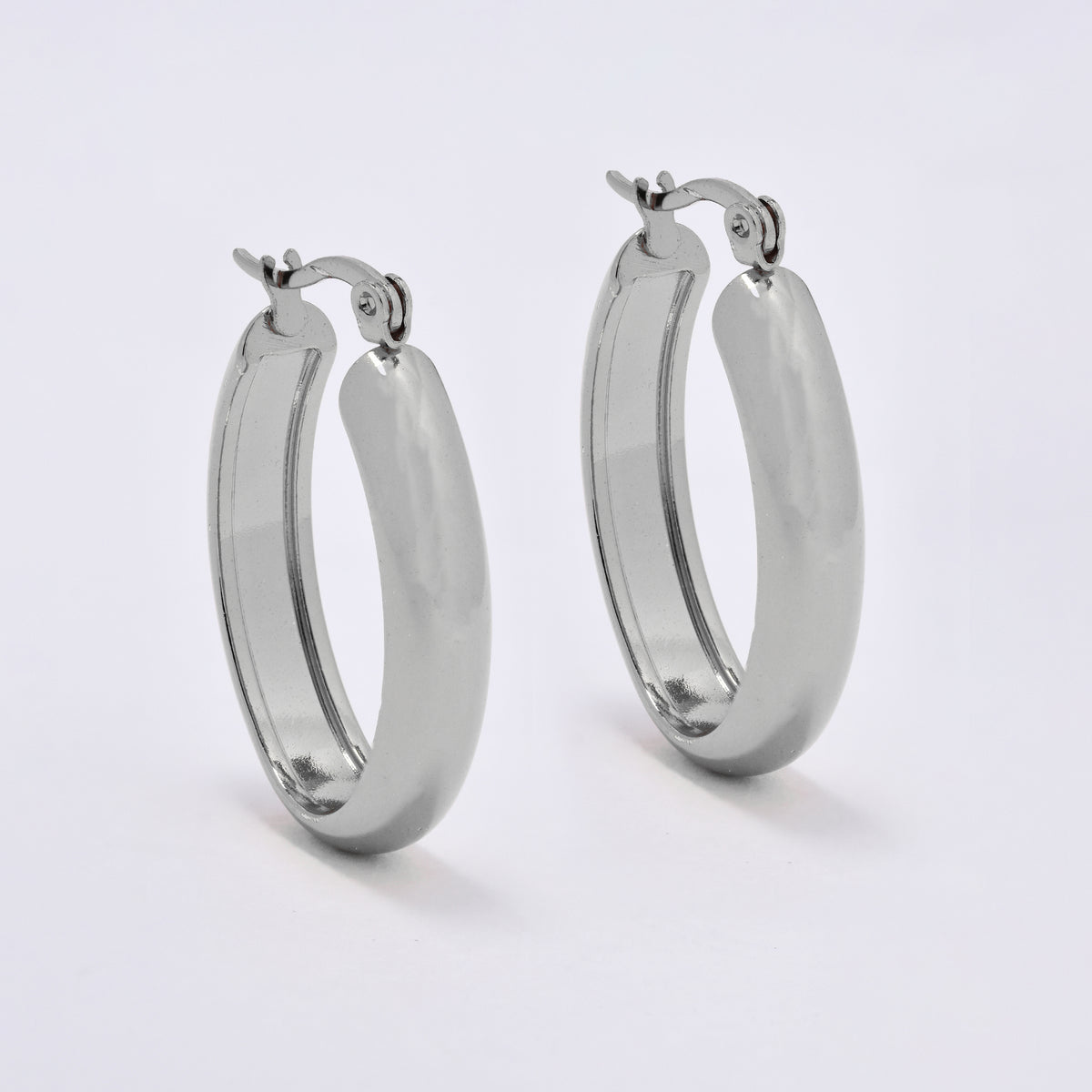 SSYE6812 - Steel 32mm x 23mm x 6mm oval hoop earring