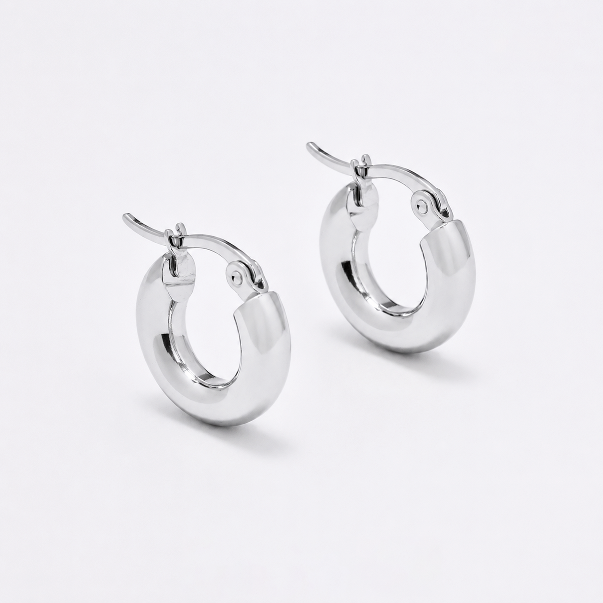 SSYE6818 - Steel 17mm x 16mm x 4mm hoop earrings