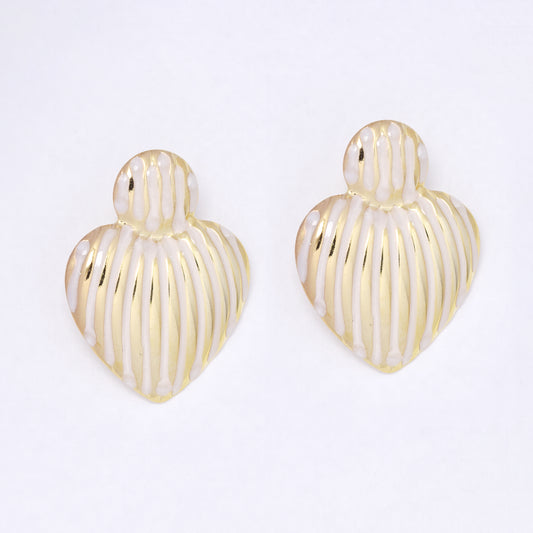 SSYE7103 - Steel 34mm x 25mm striped heart stud earring