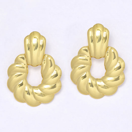 SSYE7105 - Steel 40mm x 29mm statement door knocker stud earrings