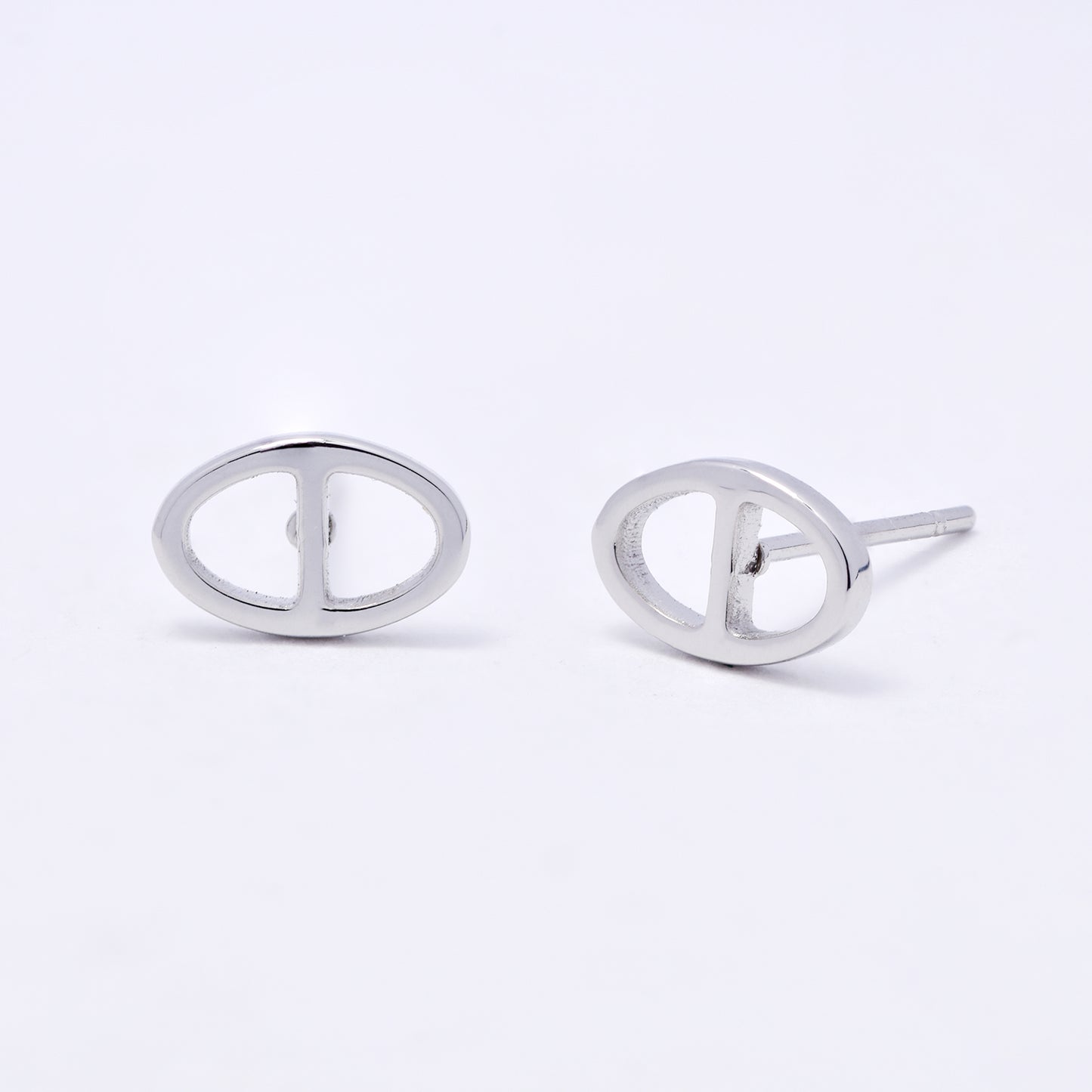 SSYE7119 - Steel 8mm x 5mm mariner link stud earrings