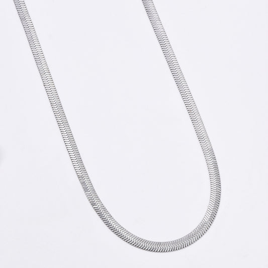 Stainless steel herringbone chain Length: 40 + 5cm Width: 4mm