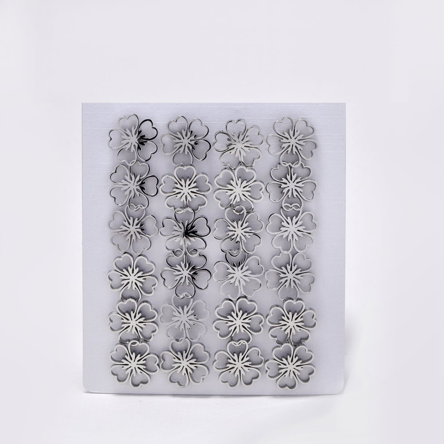 Stainless steel 12 pack daisy studs - SSYPK5413