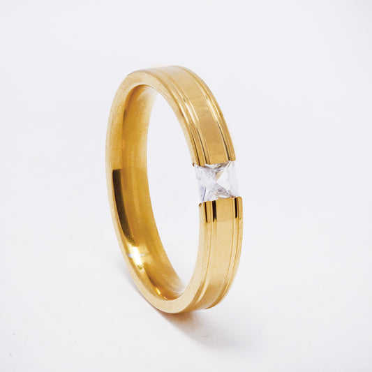 SSYR6104 - St Steel 4mm band with square CZ