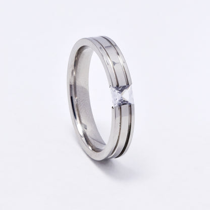 SSYR6104 - St Steel 4mm band with square CZ