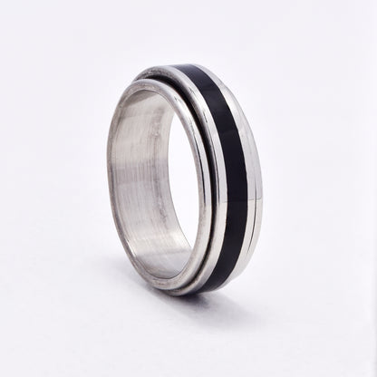 SSYR6621 - St Steel 8mm multi toned spinner ring