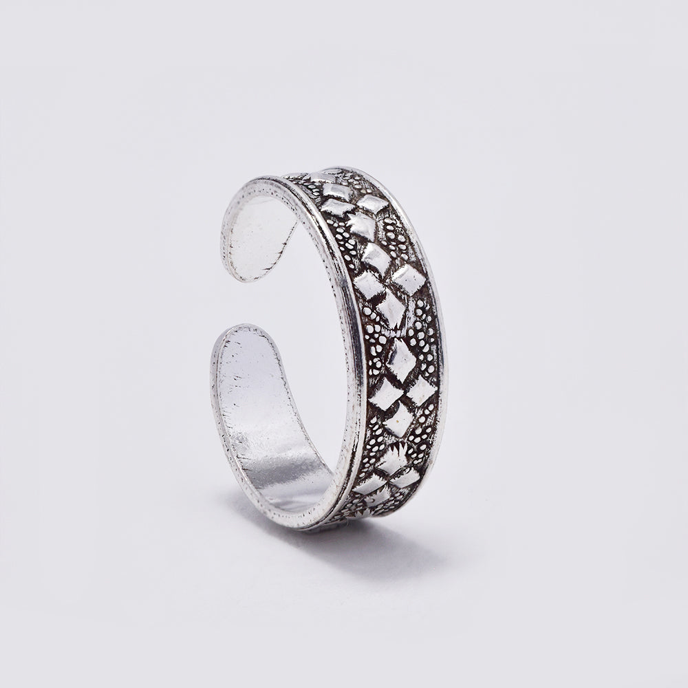 925 Silver diamond shaped petals toe ring - STR1072