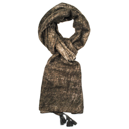 Mottled finish pattern scarf with tassels in each corner of the scarf