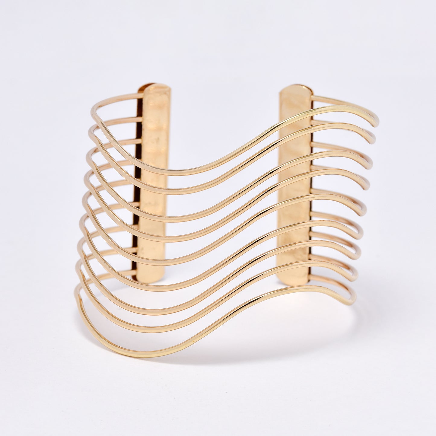YB6329 - Fashion wavy line wire cuff