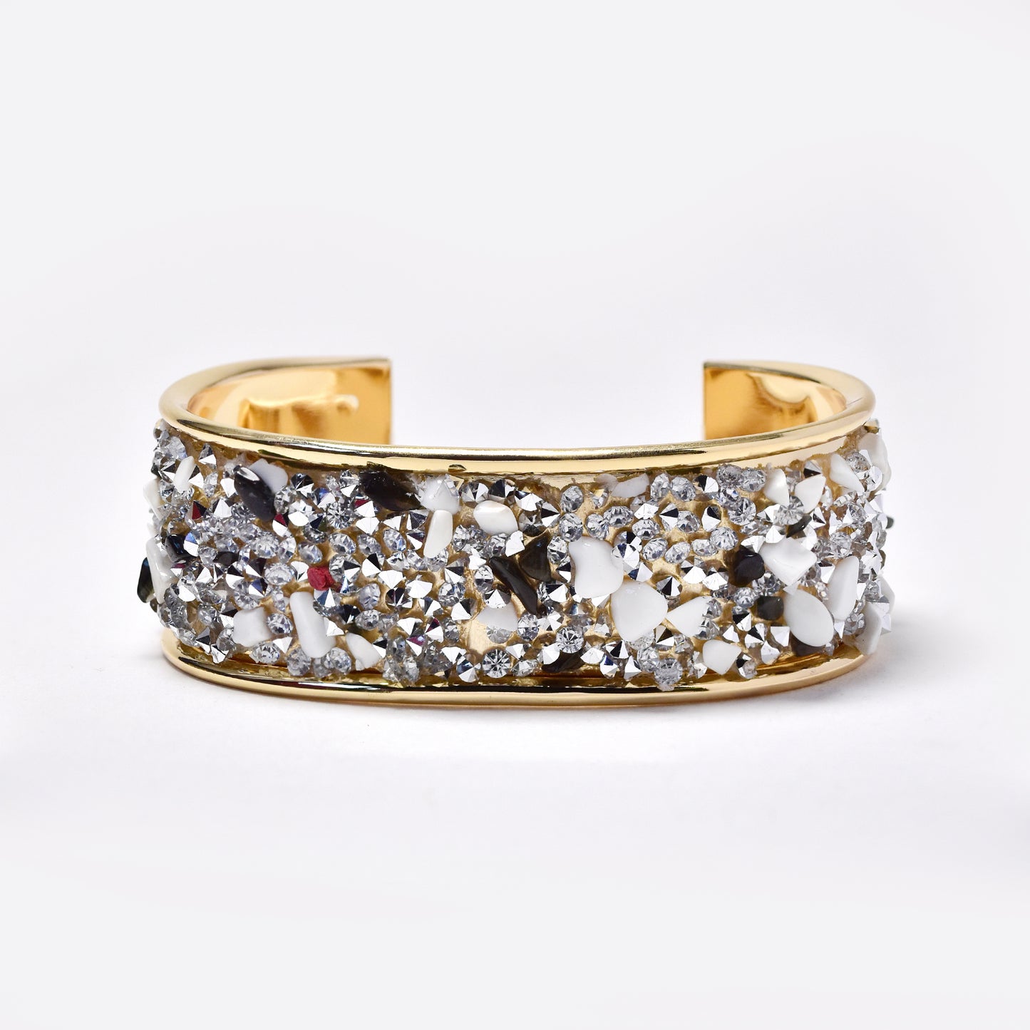 YB7767 - 26mm wide chipped stone & diamante cuff bangle