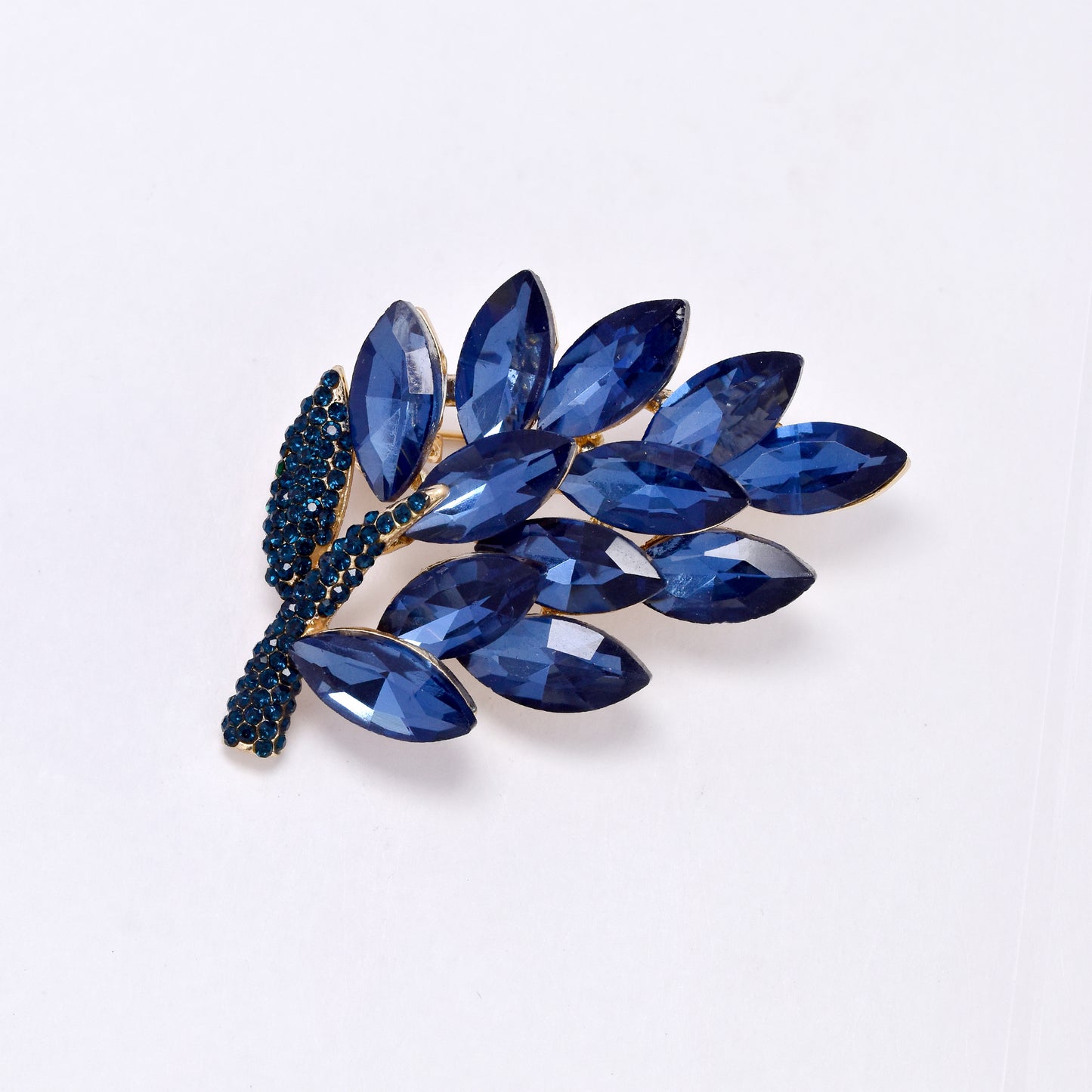 YBR7547 - Crystal branch brooch