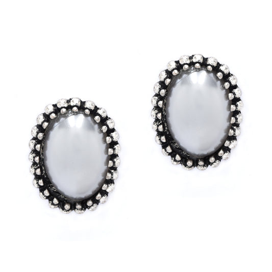 Oval pearl clip on fashion earring - YE4778