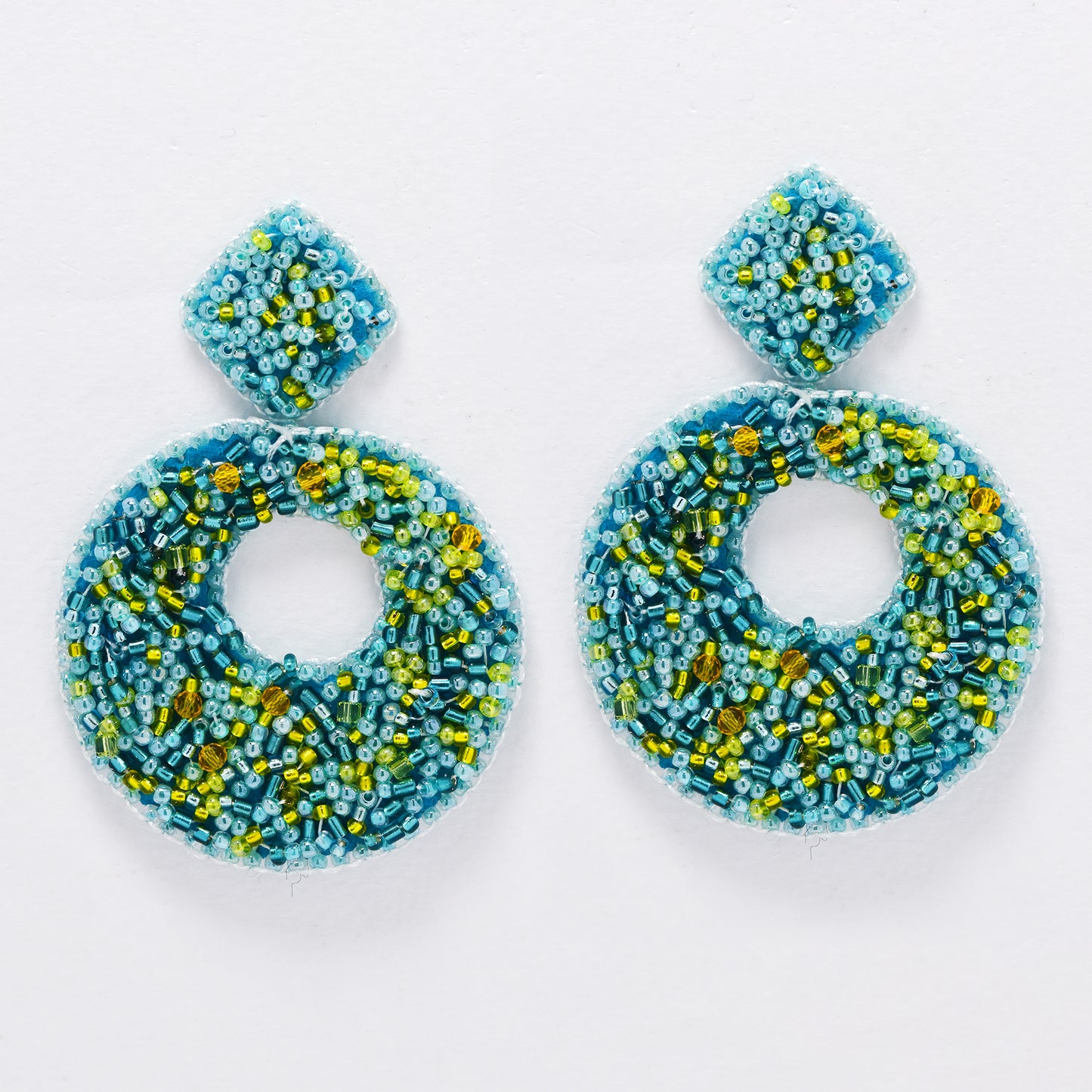 YE6173 - Round tapered drop  beaded fashion earrings