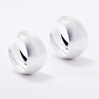 YE6190 - Broad 32mm x 18mm Matte Hoop Earrings
