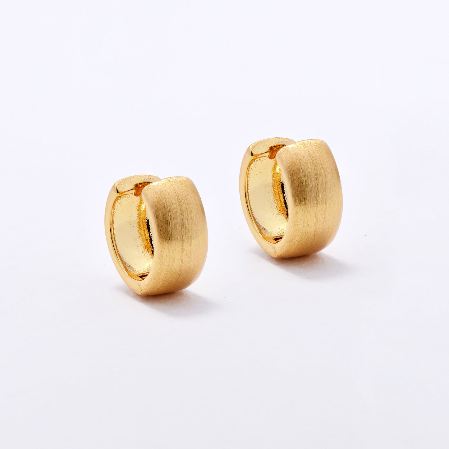 YE6194 - Matte 16mm x 7mm Hoop Earrings