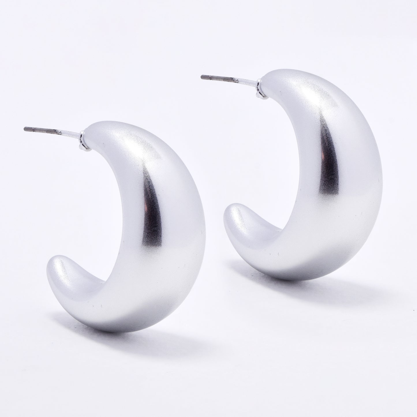 YE6244 - 30mm x 13mm large matte hoops