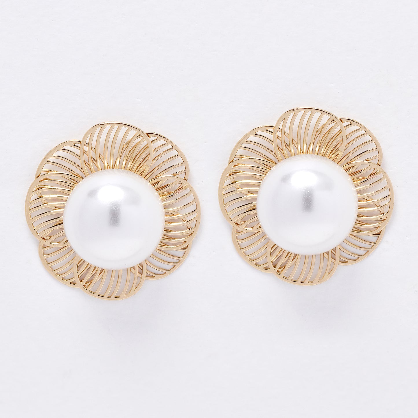 YE6262 - 27mm flower pearl stud earrings