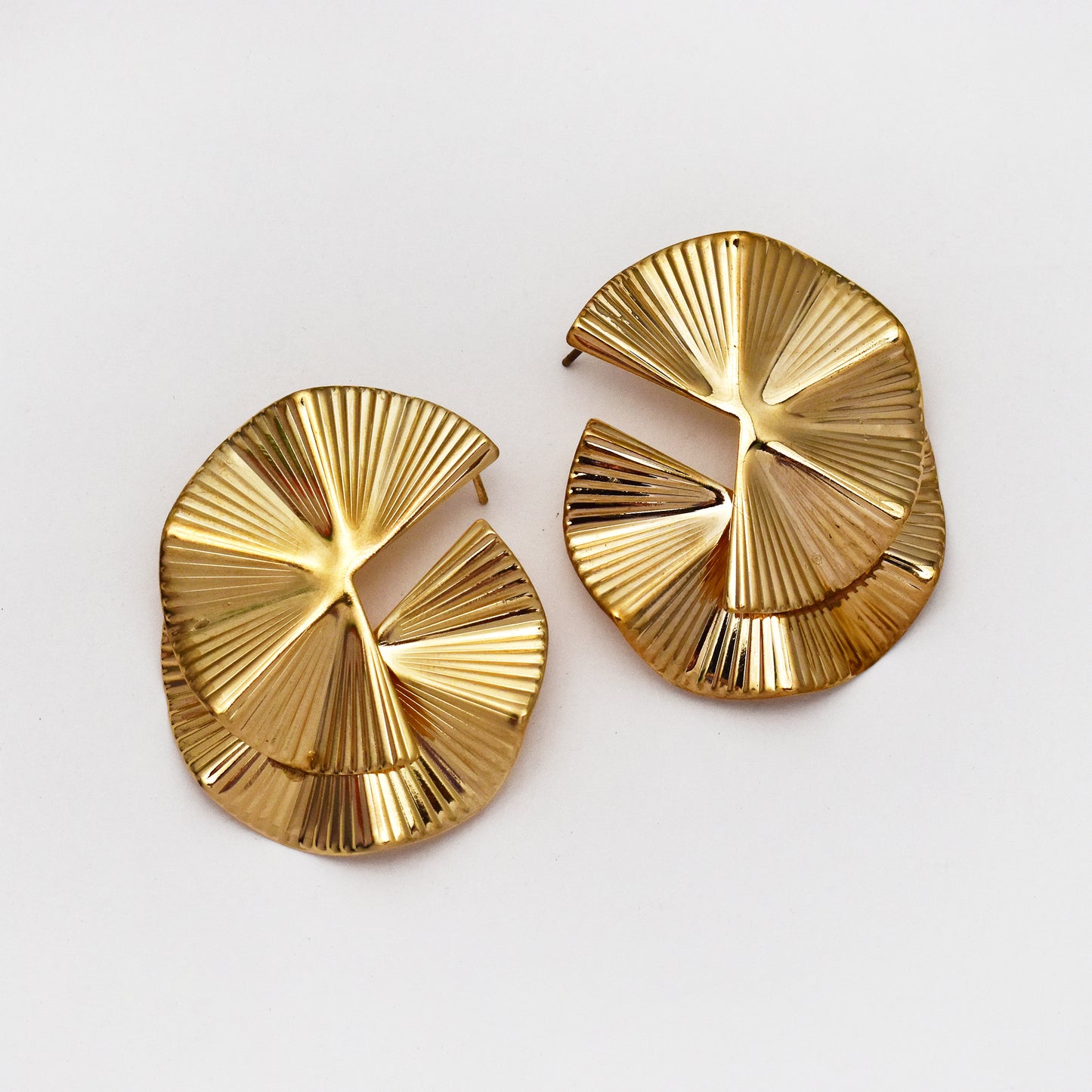 YE6780 - Fashion textured fan stud earring