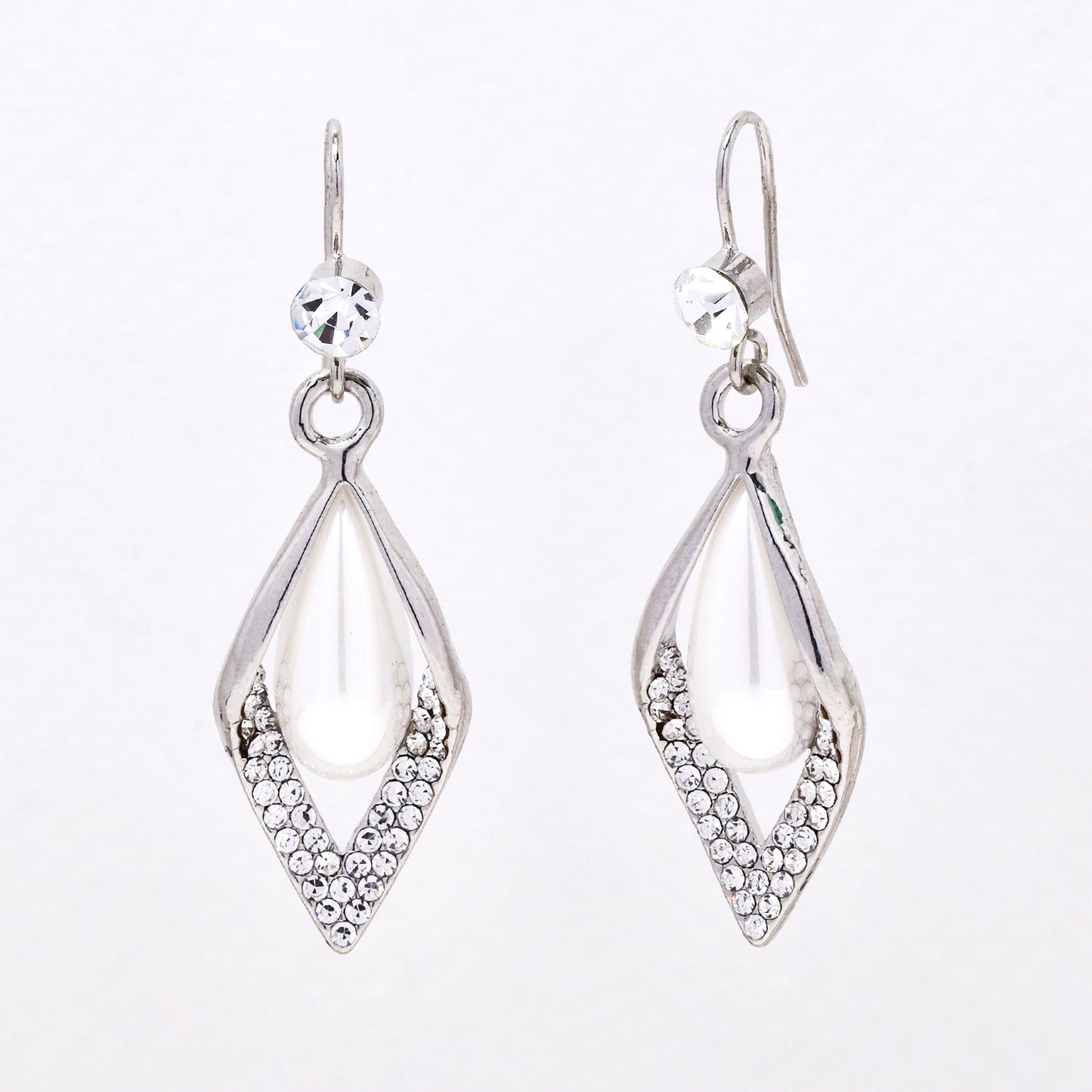 YE7555 - CZ & faux pearl sdop stud earring