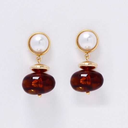 YE7665 - Faux pearl drop stud earring