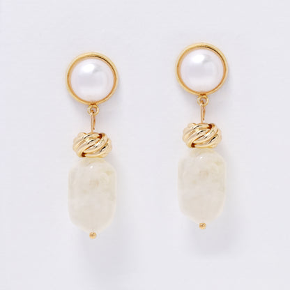 YE7670 - Faux pearl drop stud earring