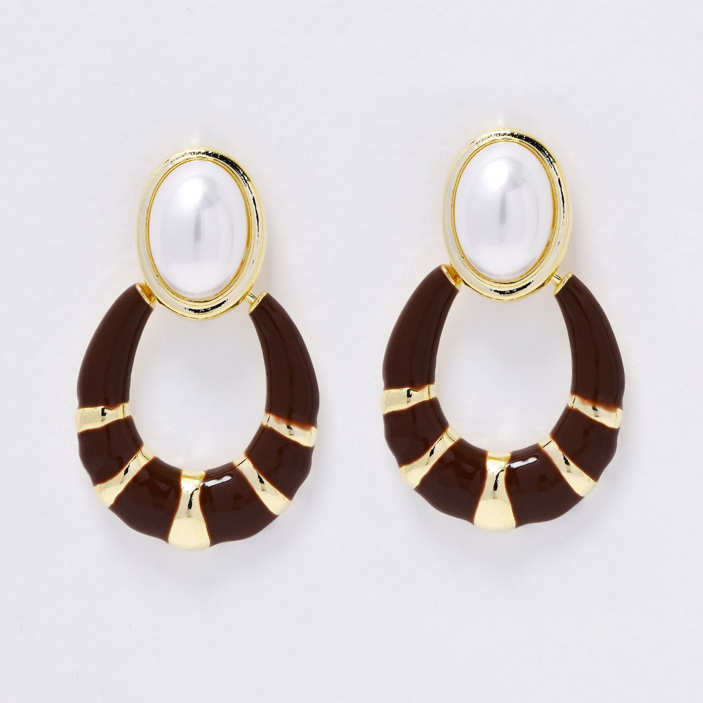 YE7683 - Faux pearl & enamel drop stud earring