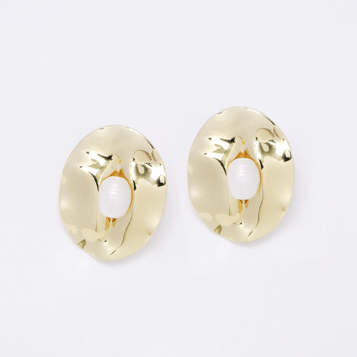 YE7704 - Organic oval disk clip-on earring