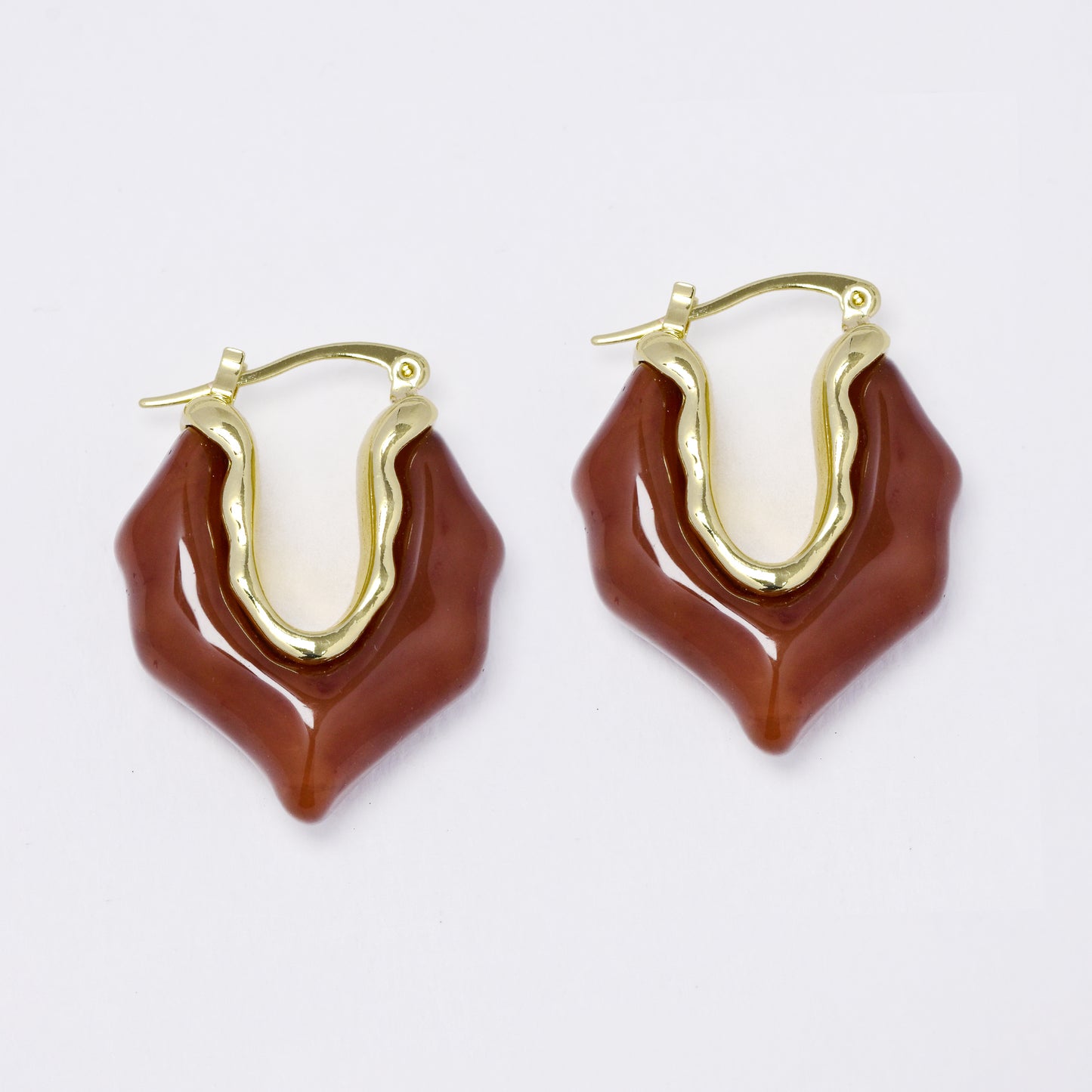 YE7719 - Statement pointed hoop earring