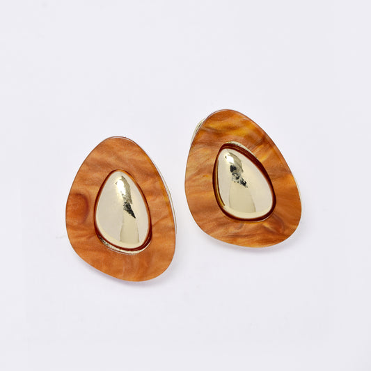 YE7732 - Organic triangle shaped stud earring