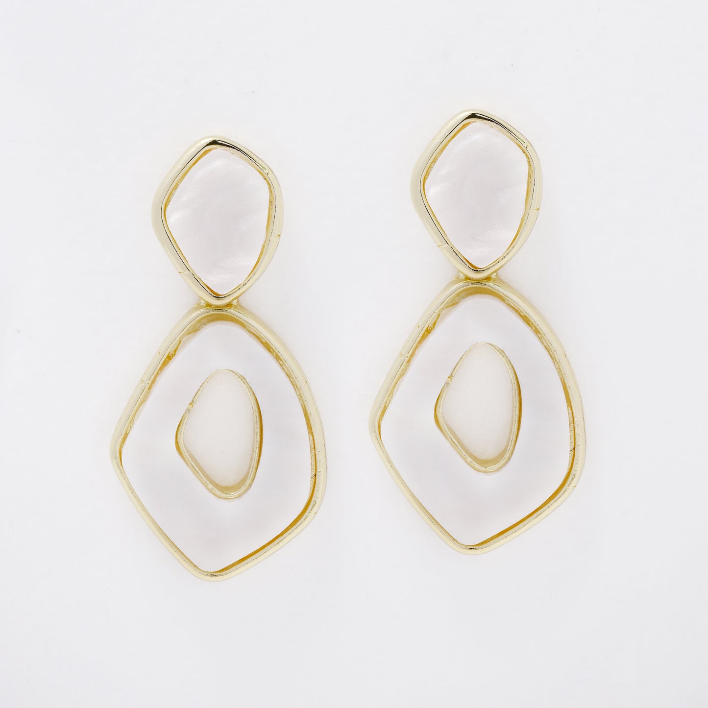 YE7735 - Resin drop stud earring