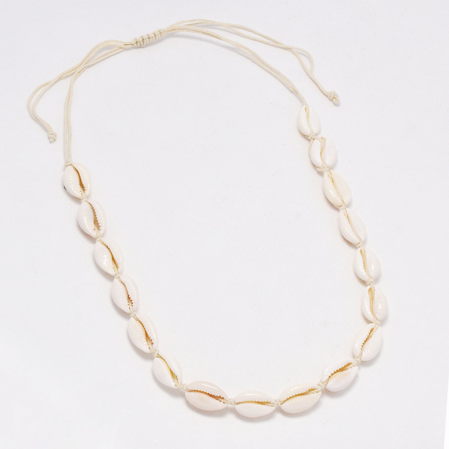YN6766 - Adjustable cowrie shell necklace