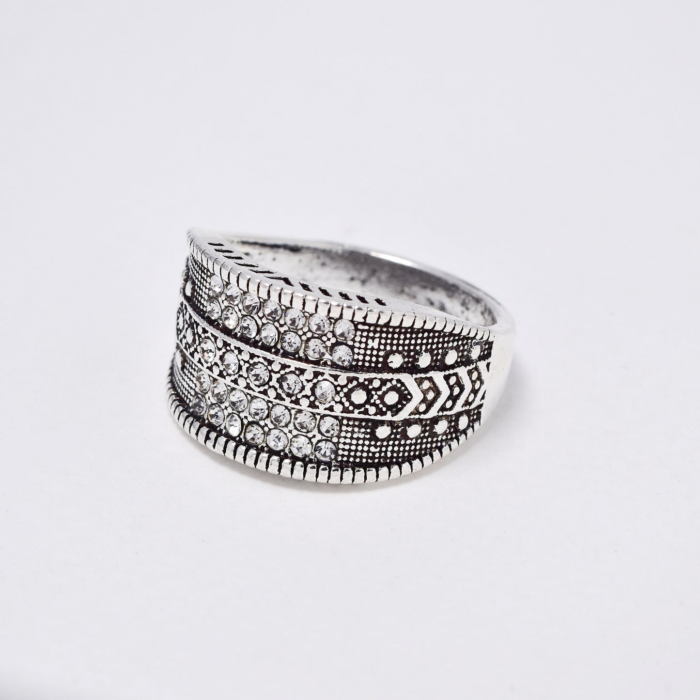 YR6782 - Fashion crystal studded silver ring