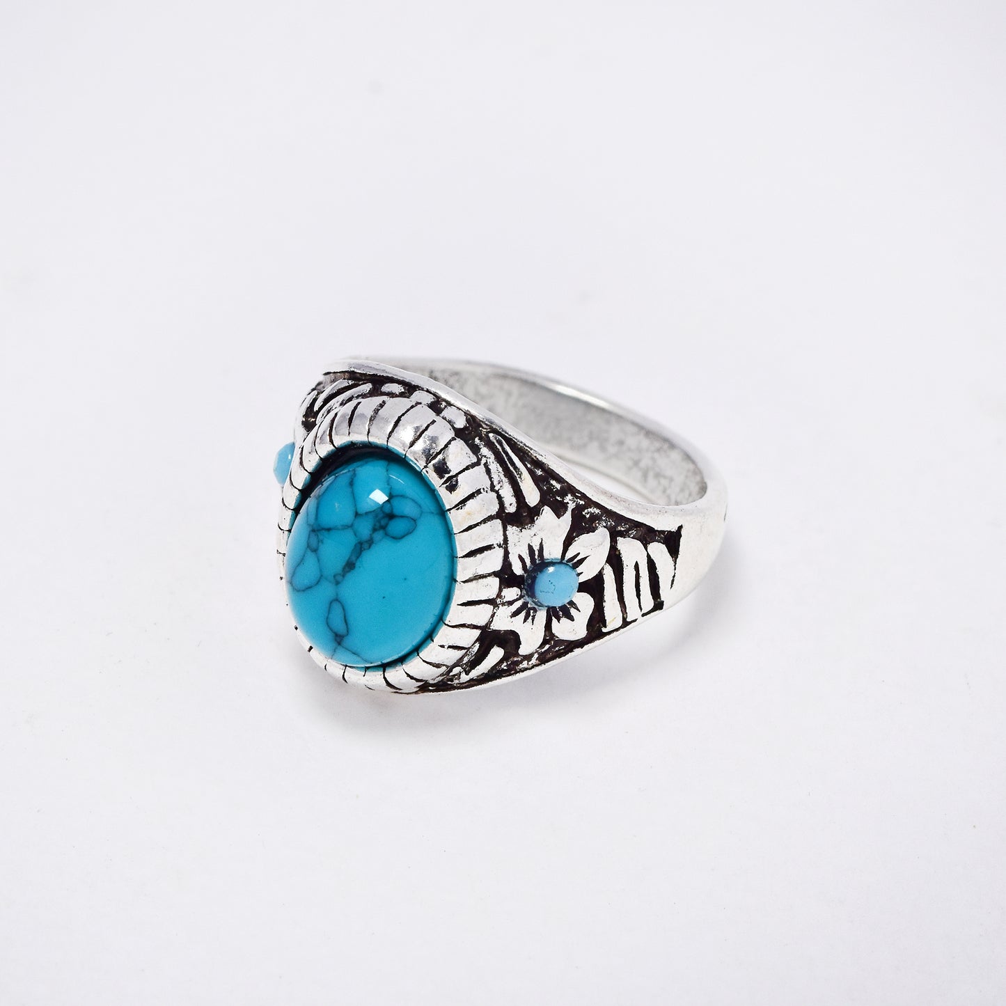 YR6786 -Fashion turquoise stone flower detail signet ring