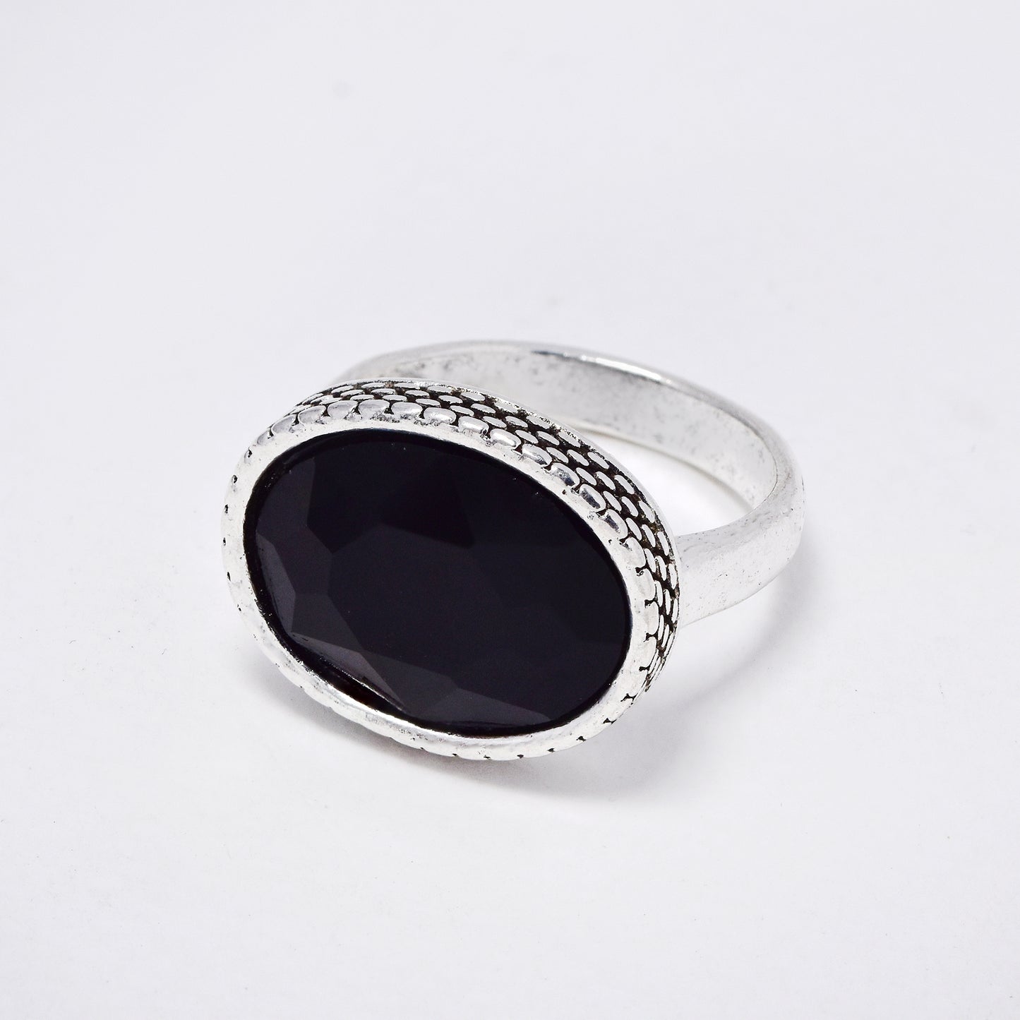 YR6791 - Fashion statement crystal checked rim ring