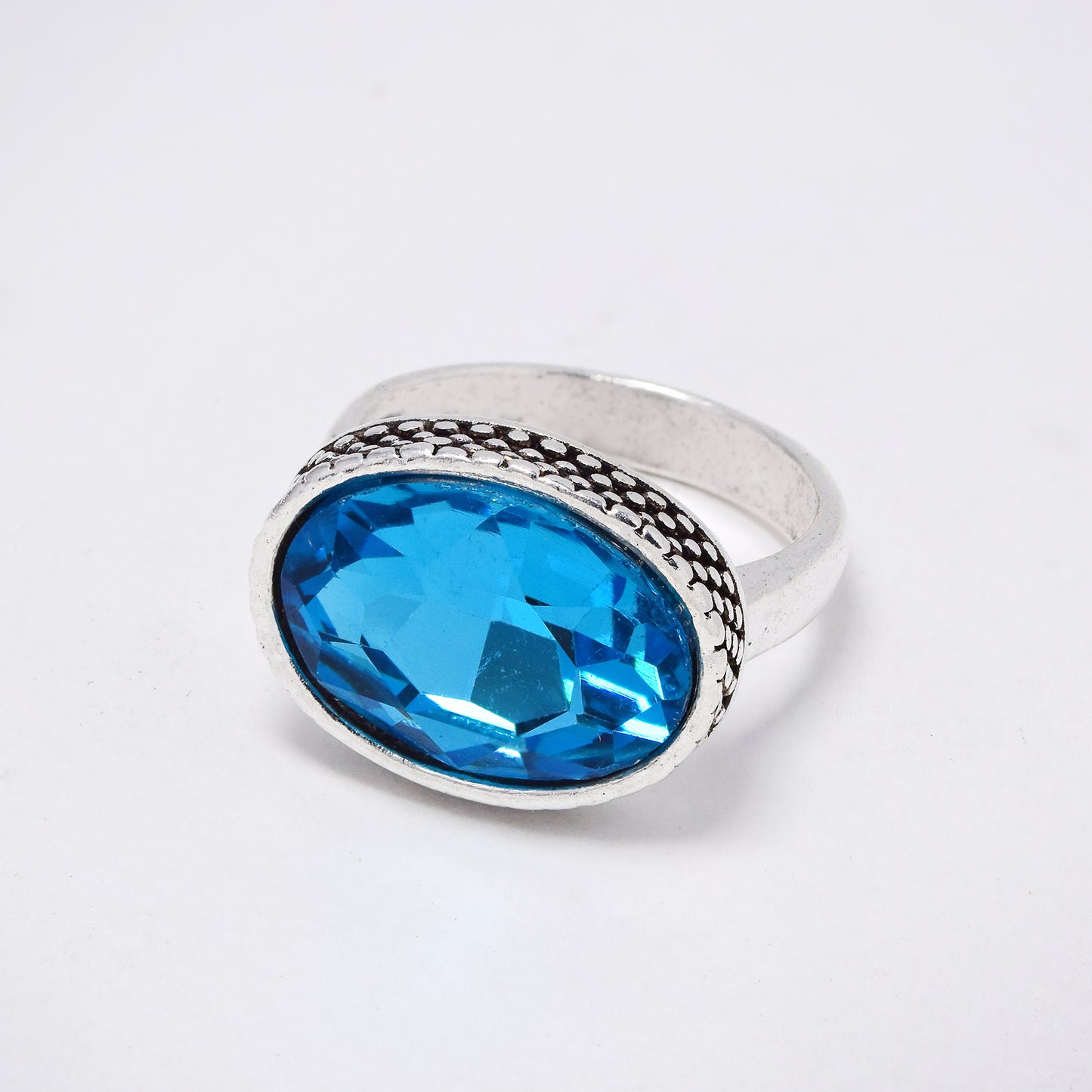 YR6791 - Fashion statement crystal checked rim ring